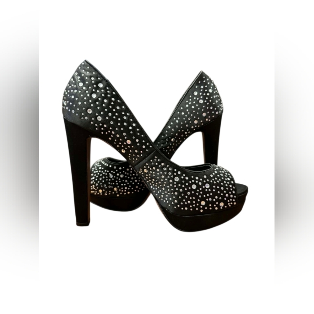 Vince Camuto NWT Vc-Garnets Heels Black Satin Crystal Size 8M